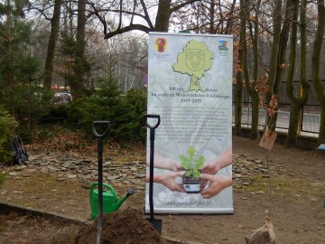 Uroczyste otwarcie obchodów 100lecia Województwa Łódzkiego - 100 drzew dla 100 szkół, archiwum ZPKWŁ 